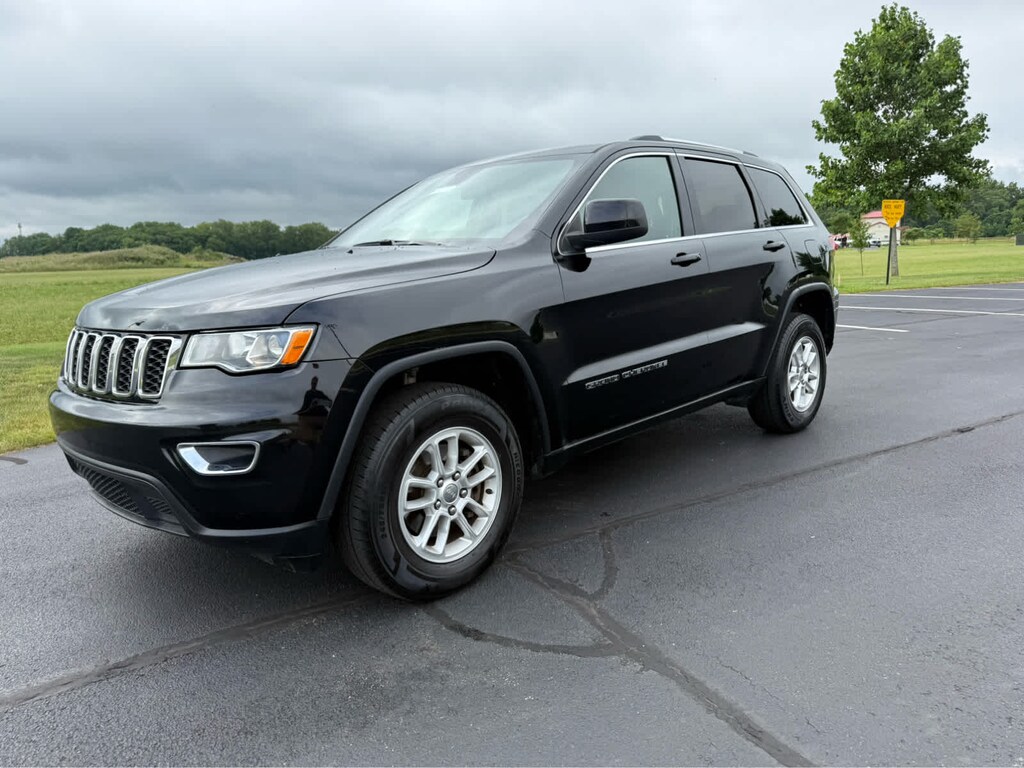 Used 2019 Jeep Grand Cherokee Laredo E 4x4