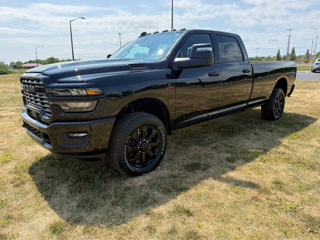 New 2026 Ram 3500 BIG HORN CREW CAB 4X4 8' BOX Pickup