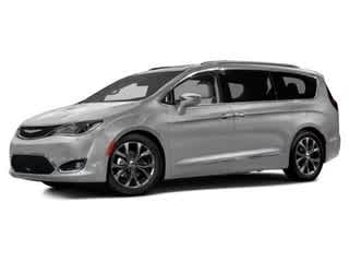 2017 Chrysler Pacifica Touring-L's photo