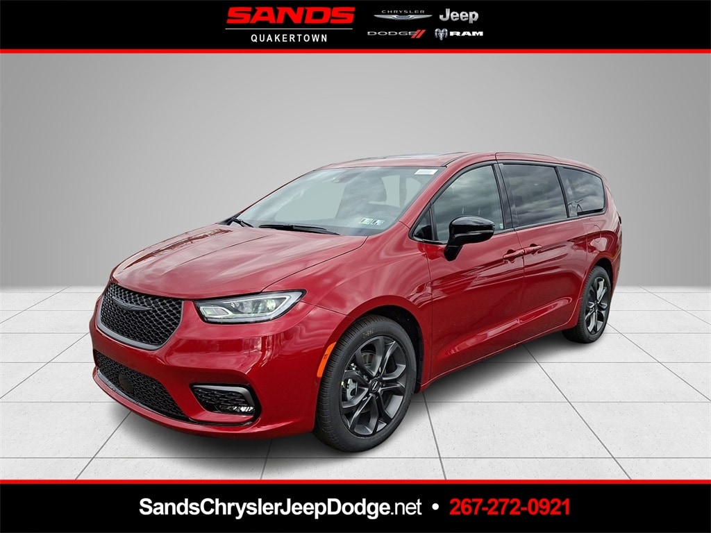 2026 Chrysler Pacifica Select's photo