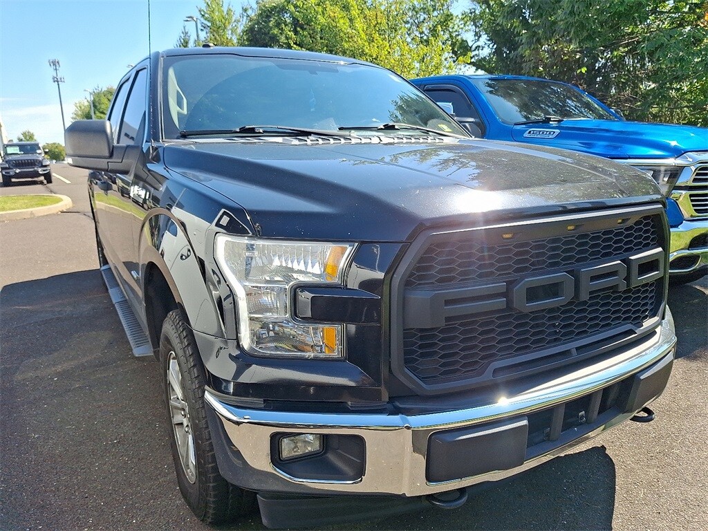 2017 Ford F-150 XLT photo 2