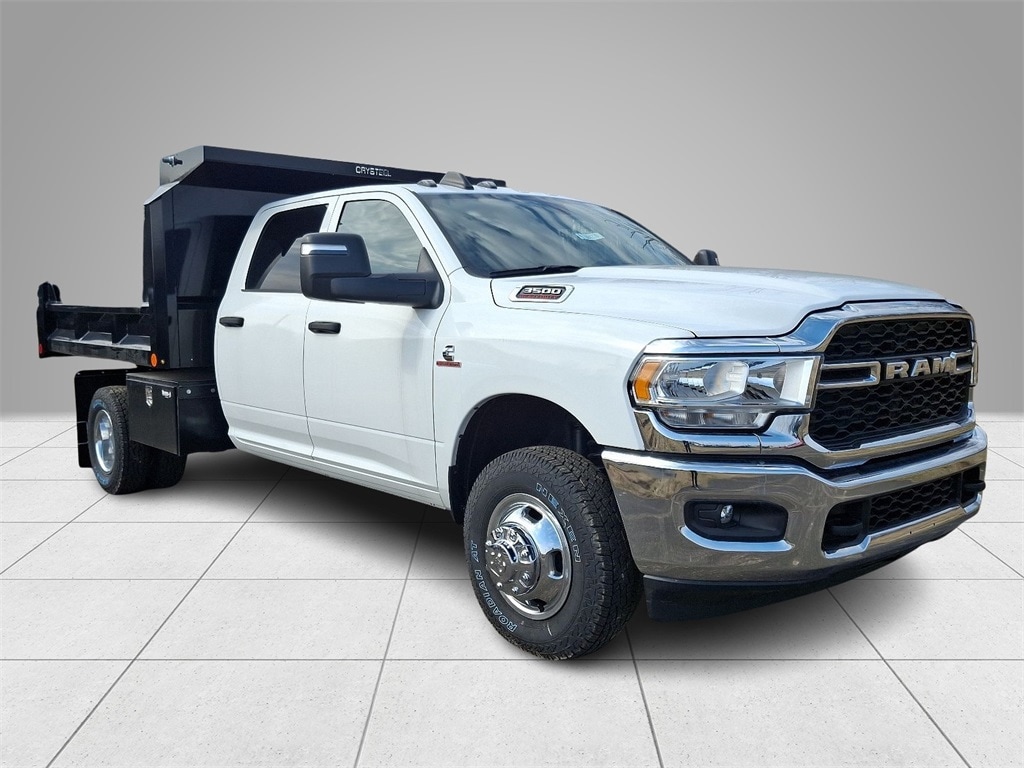 New 2024 Ram 3500 Chassis Cab 3500 TRADESMAN CREW CAB CHASSIS 4X4 60' CA Pickup
