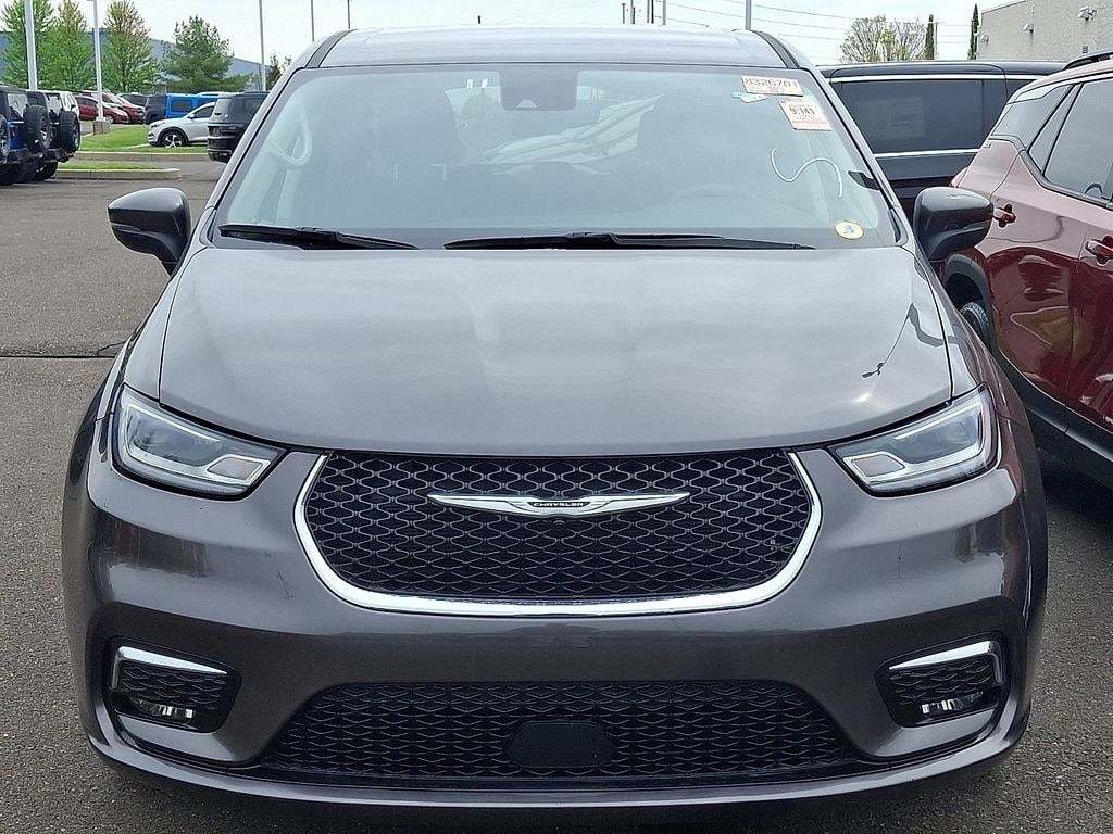 Used 2023 Chrysler Pacifica Touring L Van Passenger Van