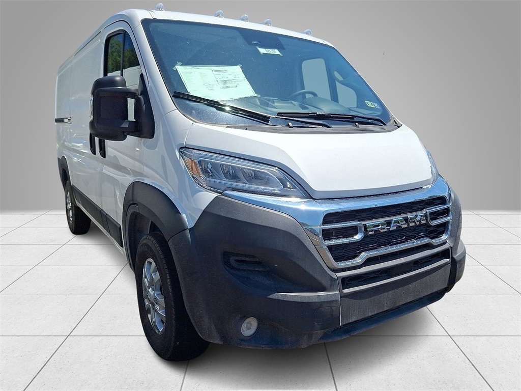 New 2025 Ram ProMaster PROMASTER 1500 SLT CARGO VAN LOW ROOF 136' WB Cargo Van