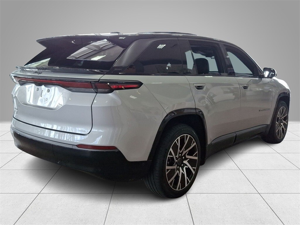 2025 Jeep Wagoneer S Limited photo 3