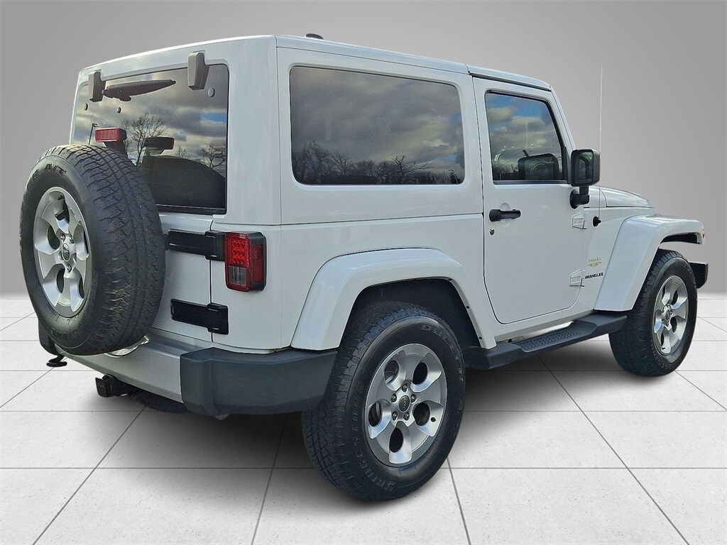 2013 Jeep Wrangler Sahara photo 4