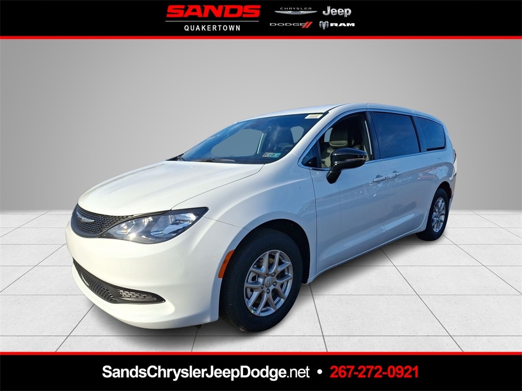 2026 Chrysler Voyager LX's photo