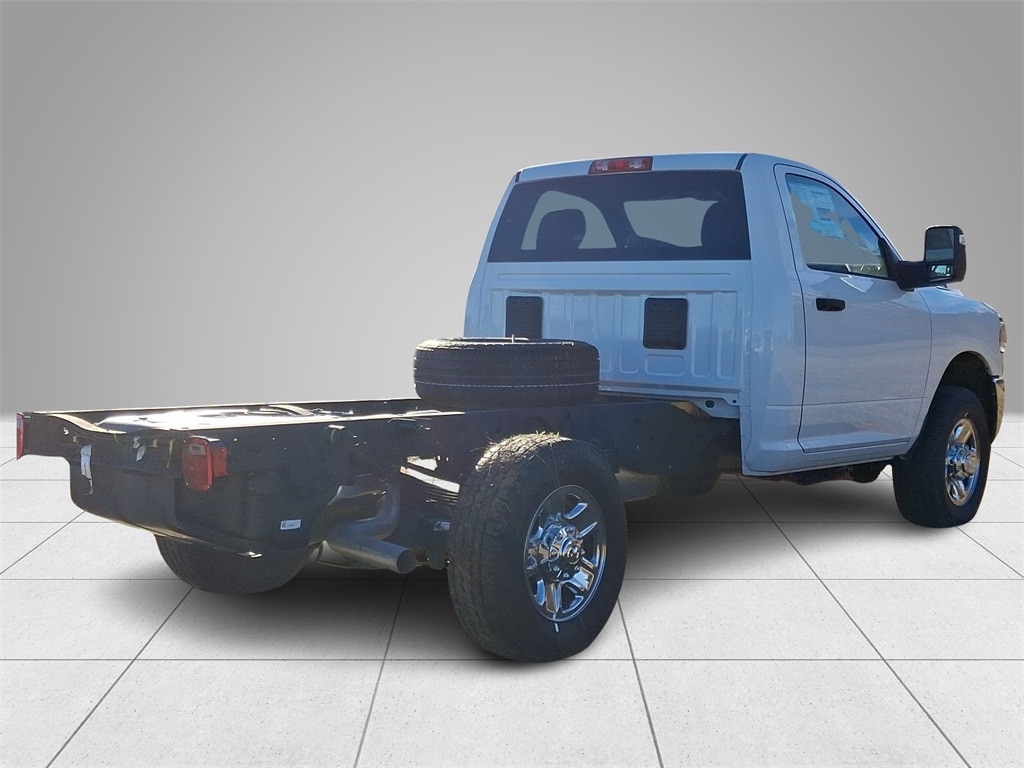 New 2024 Ram 3500 Chassis Cab 3500 TRADESMAN CHASSIS REGULAR CAB 4X4 60' CA Pickup