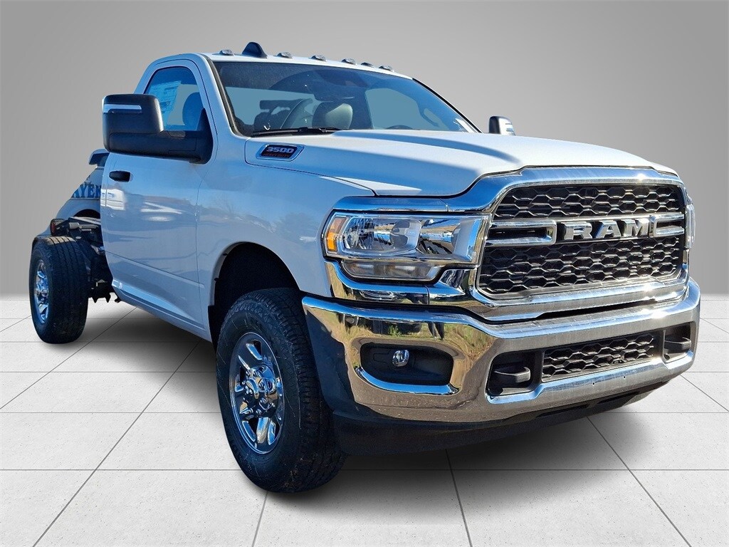 New 2024 Ram 3500 Chassis Cab 3500 TRADESMAN CHASSIS REGULAR CAB 4X4 60' CA Pickup