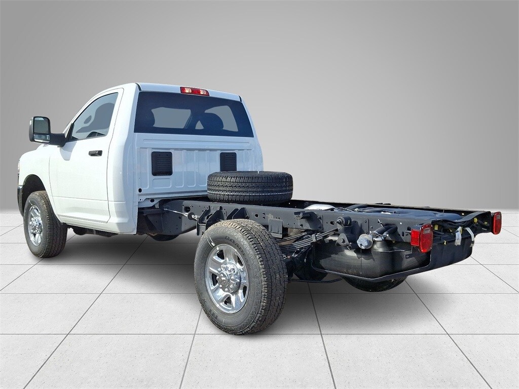 2024 Ram 3500 Tradesman photo 4