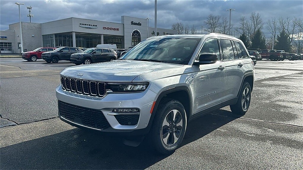 2024 Jeep Cherokee 4xe Base photo 2