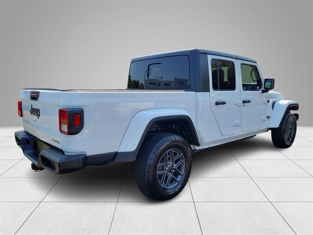 2021 Jeep Gladiator Sport S photo 4