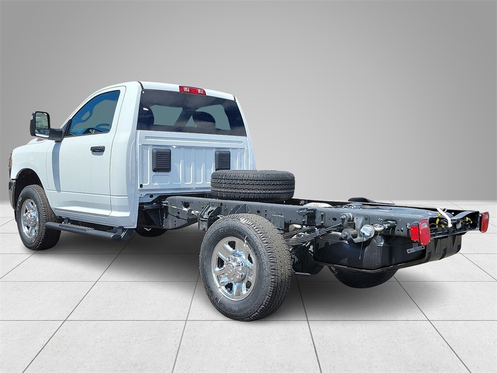 2024 Ram 3500 Tradesman photo 4