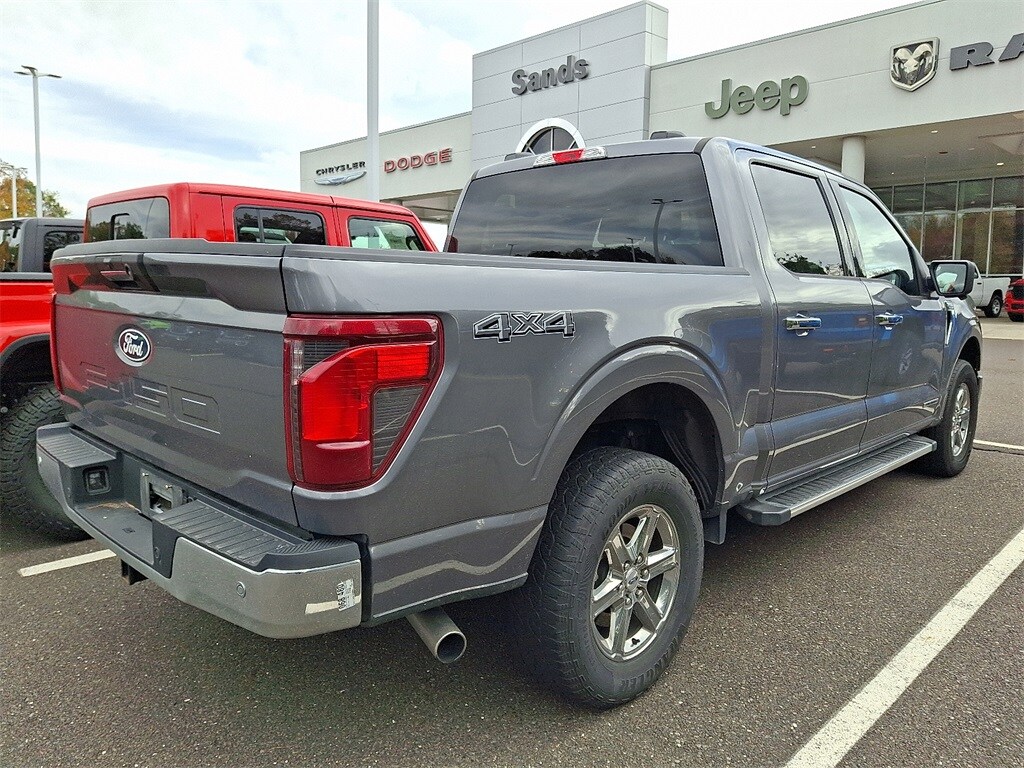 2024 Ford F-150 XLT photo 2