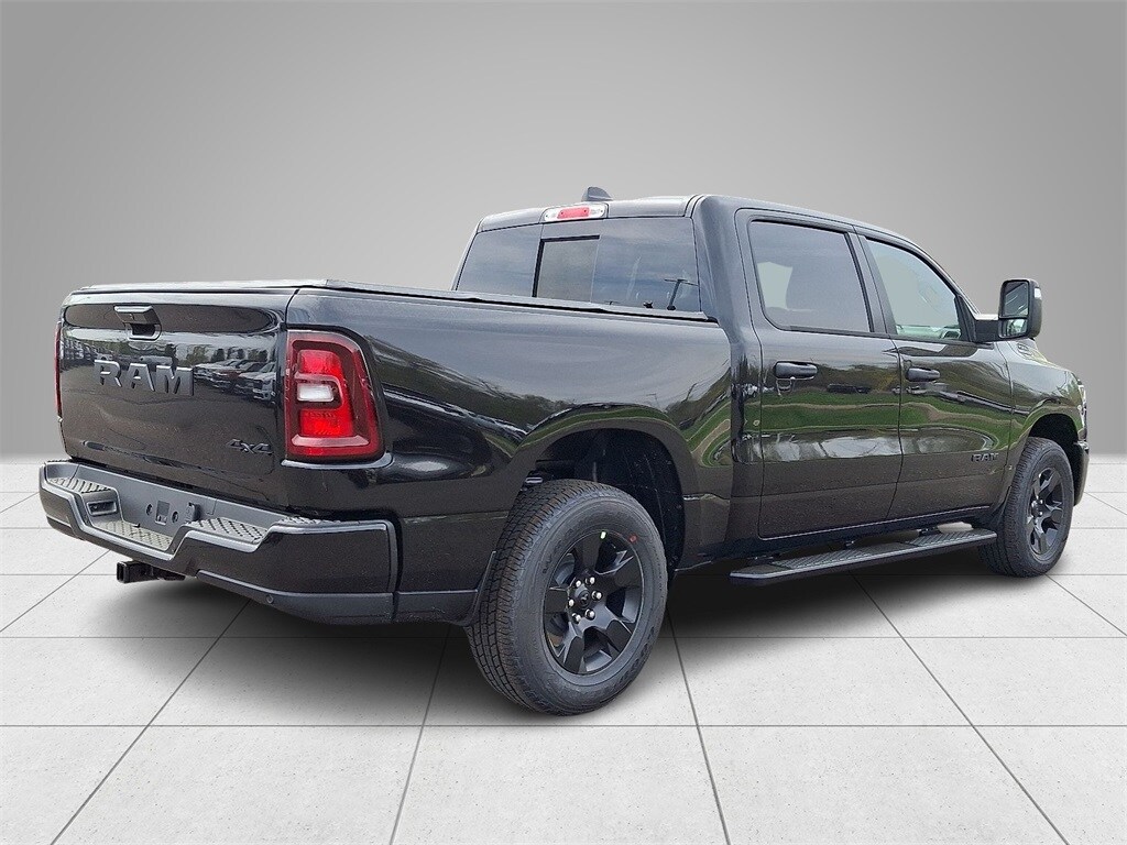 2025 Ram 1500 Tradesman photo 3