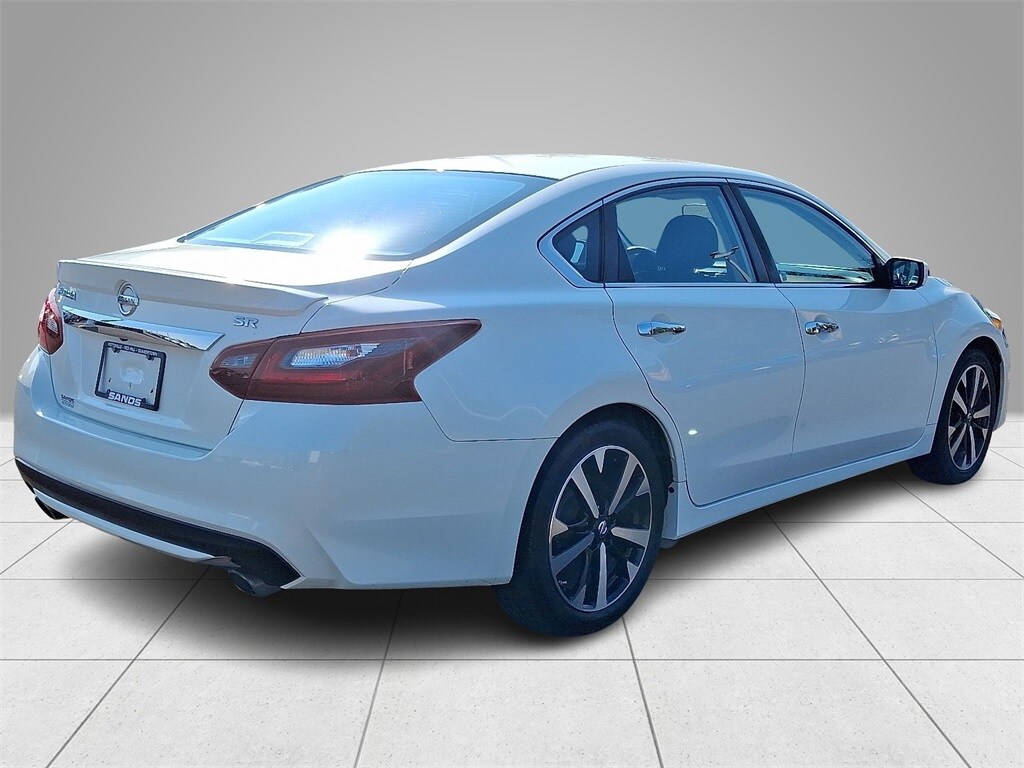 2018 Nissan Altima 2.5 SR photo 4
