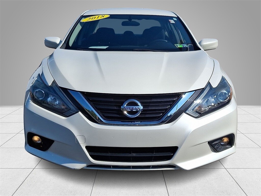 2018 Nissan Altima 2.5 SR photo 2