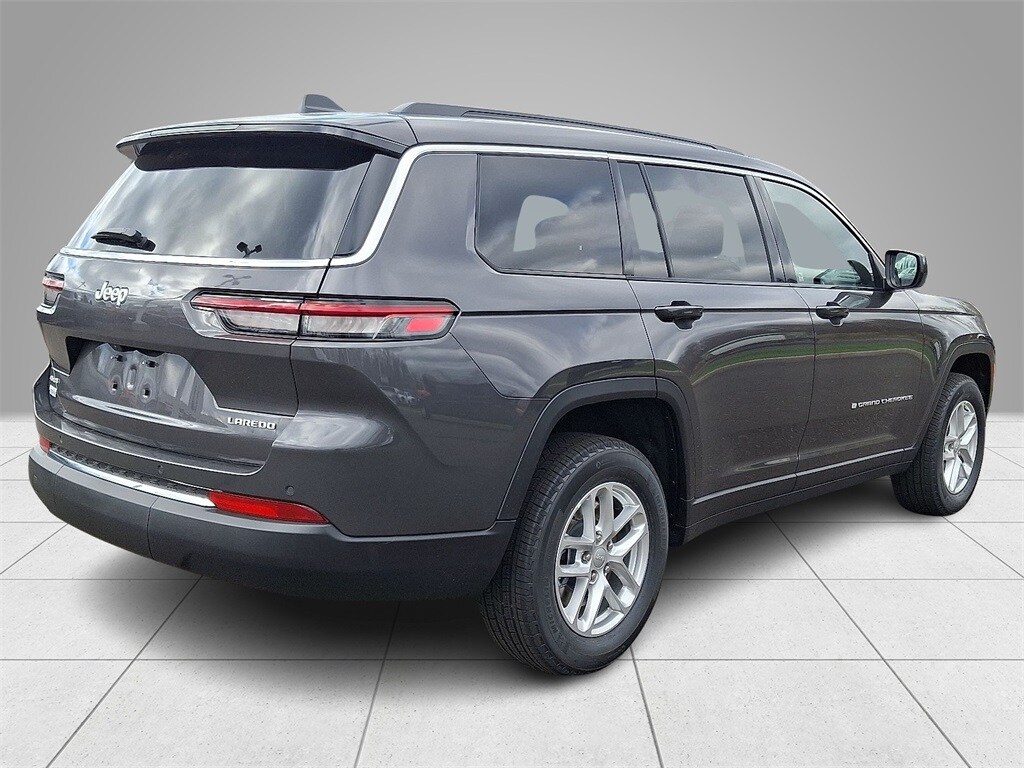 2025 Jeep Grand Cherokee L photo 3