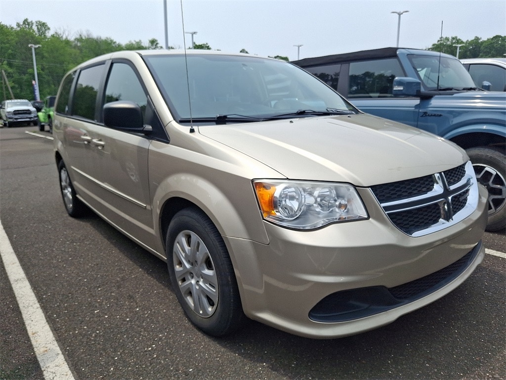 Used 2014 Dodge Grand Caravan SE with VIN 2C4RDGBG2ER308668 for sale in Quakertown, PA