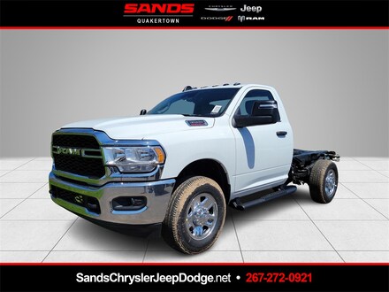 2024 Ram 3500 Chassis Cab TRADESMAN  REGULAR  4X4 60' CA Pickup