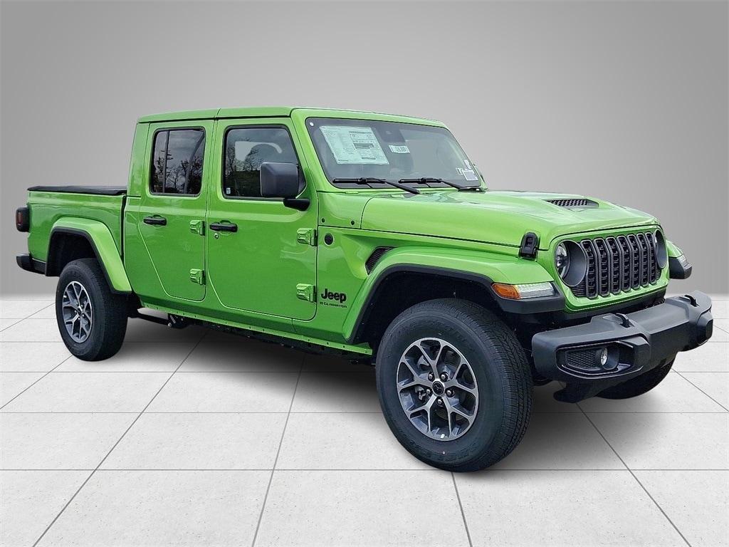 New 2025 Jeep Gladiator SPORT S 4X4 Pickup