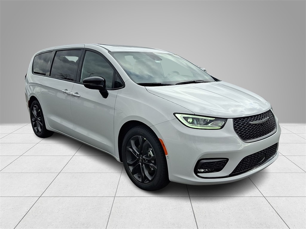 New 2026 Chrysler Pacifica SELECT Passenger Van