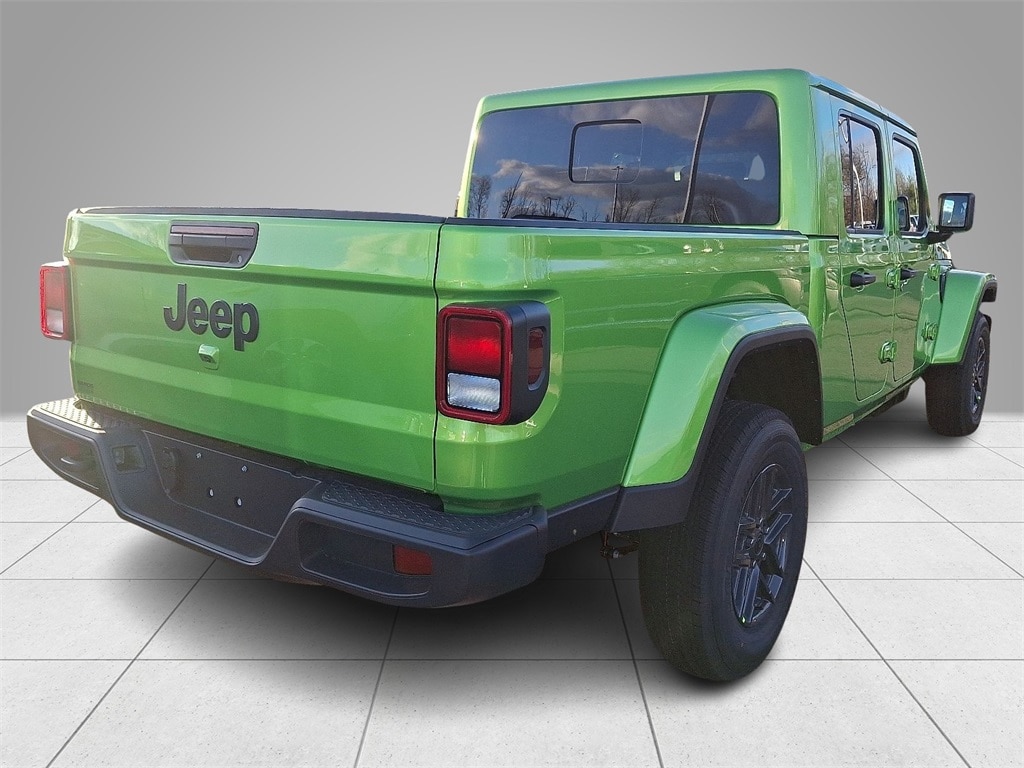 New 2026 Jeep Gladiator SPORT S 4X4 Pickup
