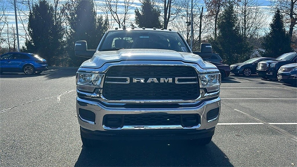 2024 Ram 2500 Tradesman photo 3