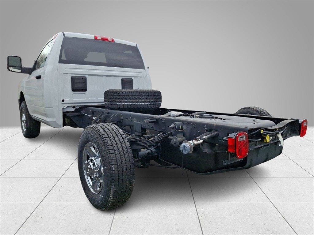 New 2024 Ram 3500 Chassis Cab 3500 TRADESMAN CHASSIS REGULAR CAB 4X4 60' CA Pickup