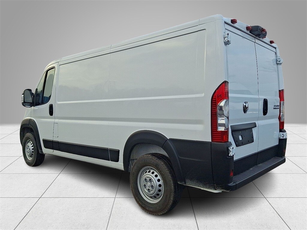 2026 Ram ProMaster 3500 Cargo Van photo 4