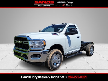 2024 Ram 3500 Chassis Cab TRADESMAN  REGULAR  4X4 60' CA Pickup