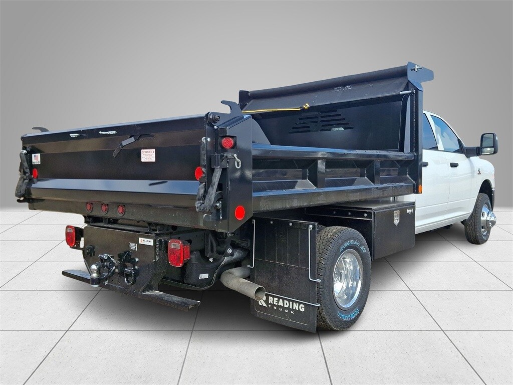 2024 Ram 3500 Tradesman photo 3