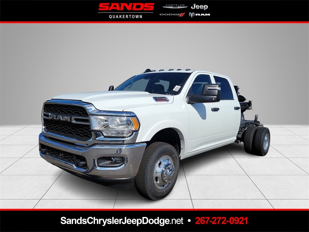 New 2024 Ram 3500 Chassis Cab 3500 TRADESMAN CREW CAB CHASSIS 4X4 60' CA Pickup