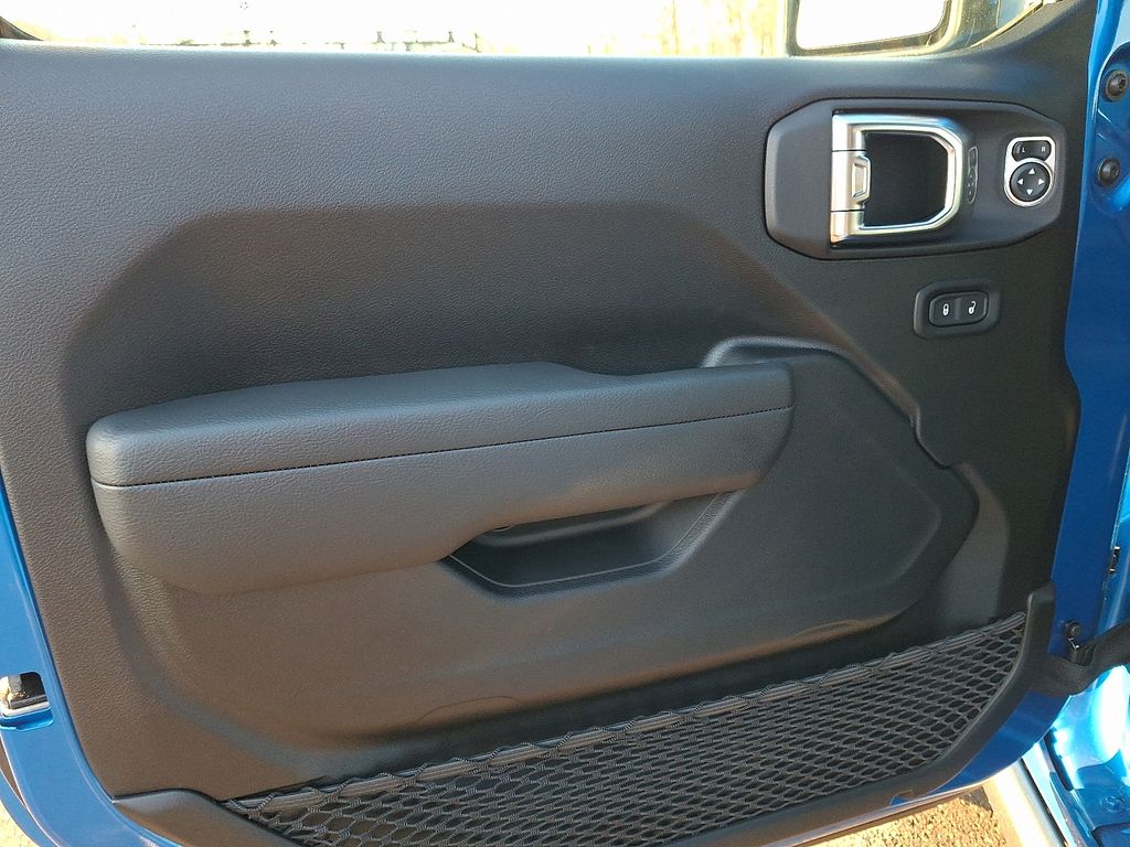 2026 Jeep Wrangler 2-Door Willys - Photo 8