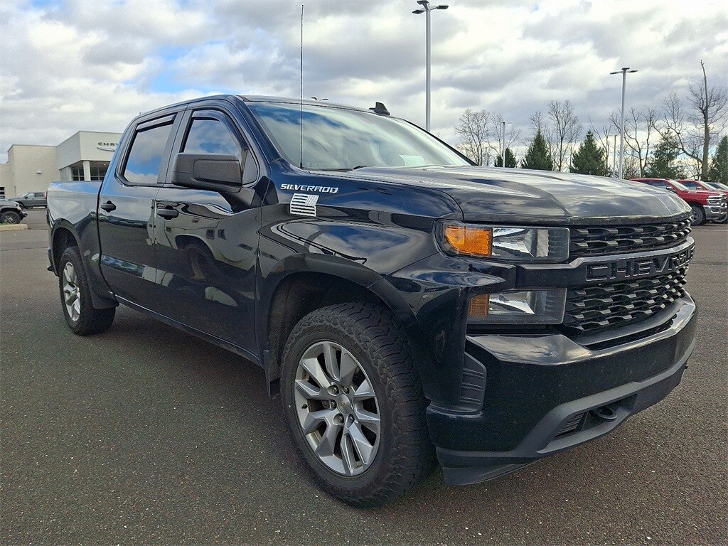2020 Chevrolet Silverado 1500 Custom photo 2