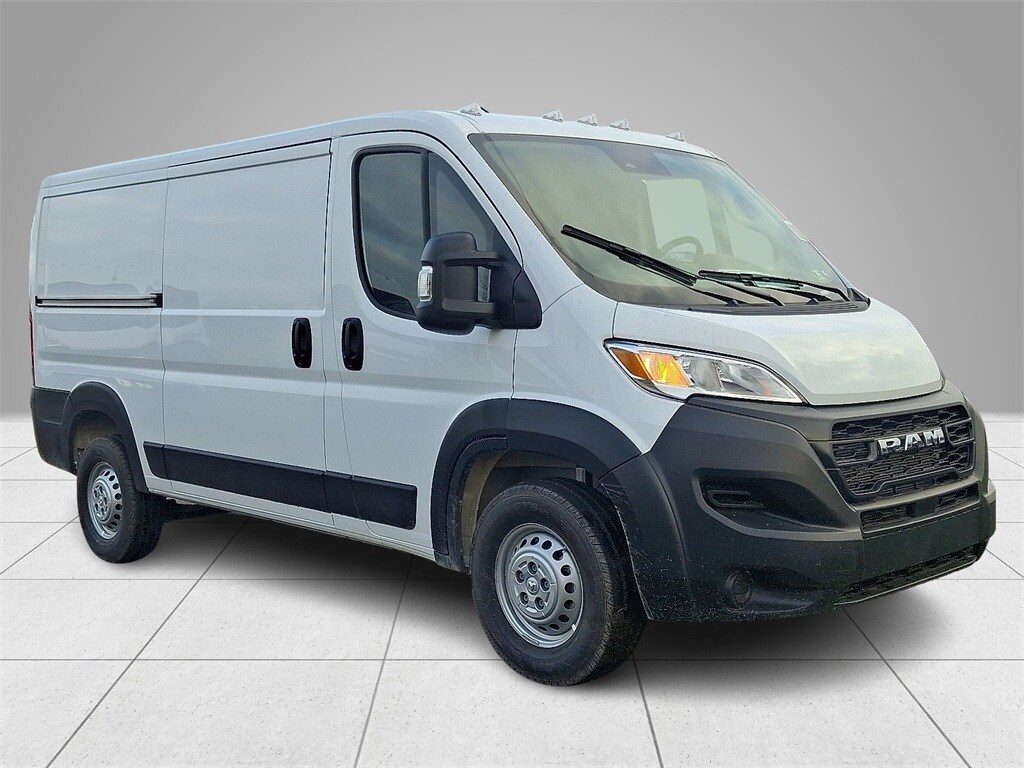 2026 Ram ProMaster 3500 Cargo Van photo 2