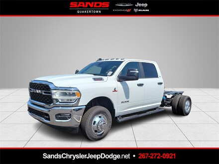 2024 Ram 3500 Chassis Cab SLT CREW   4X4 60' CA Pickup
