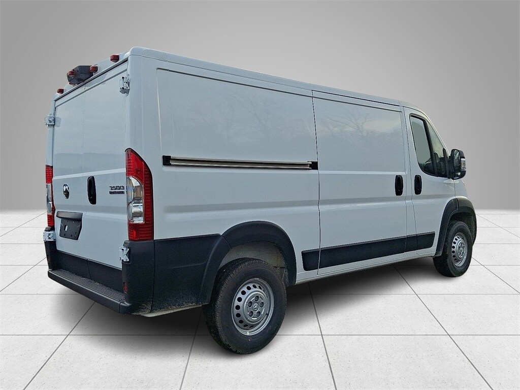 2026 Ram ProMaster 3500 Cargo Van photo 3