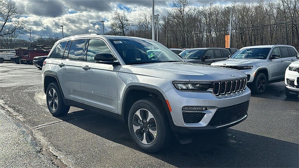 2024 Jeep Cherokee 4xe Base photo 4