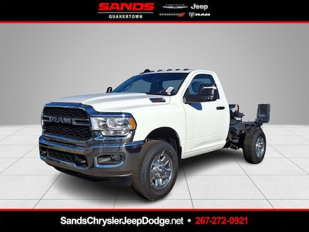 2024 Ram 3500 Chassis Cab TRADESMAN  REGULAR  4X4 60' CA Pickup