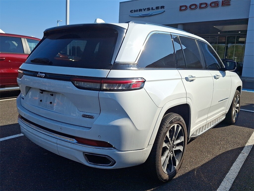 2022 Jeep Cherokee Overland 4xe photo 4