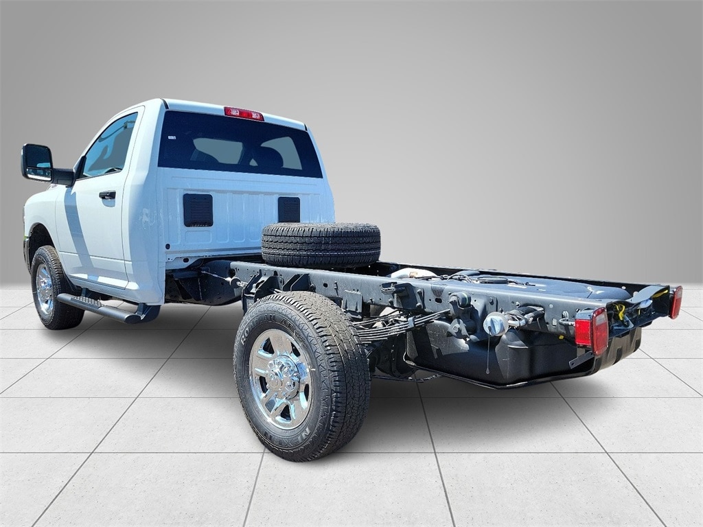 New 2024 Ram 3500 Chassis Cab 3500 TRADESMAN CHASSIS REGULAR CAB 4X4 60' CA Pickup