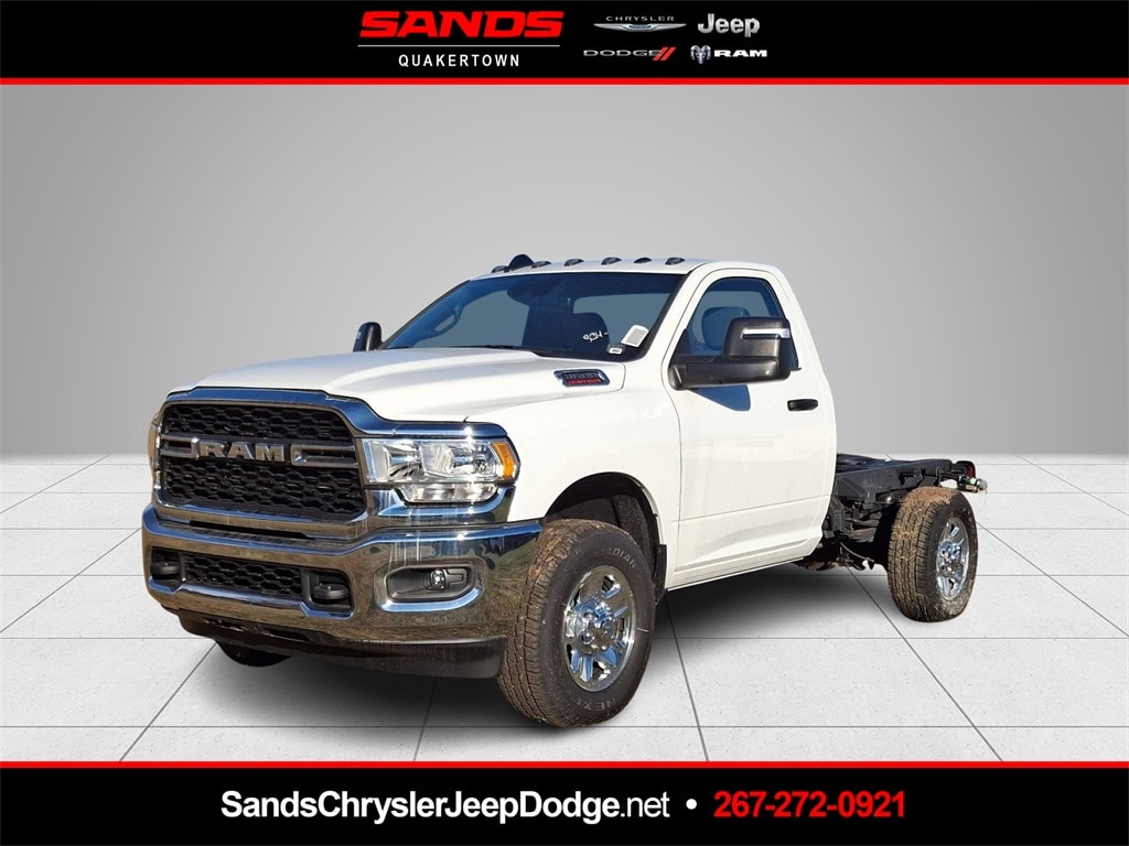 New 2024 Ram 3500 Chassis Cab 3500 TRADESMAN CHASSIS REGULAR CAB 4X4 60' CA Pickup