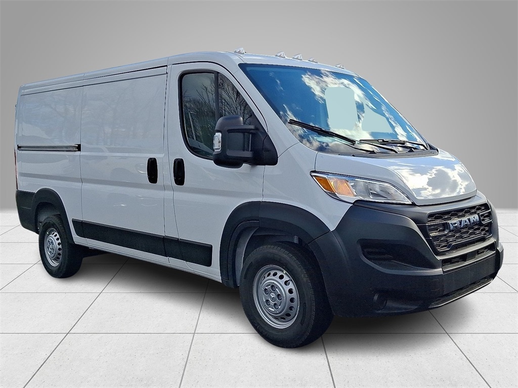 New 2026 Ram ProMaster PROMASTER 3500 TRADESMAN CARGO VAN LOW ROOF 136' W Cargo Van