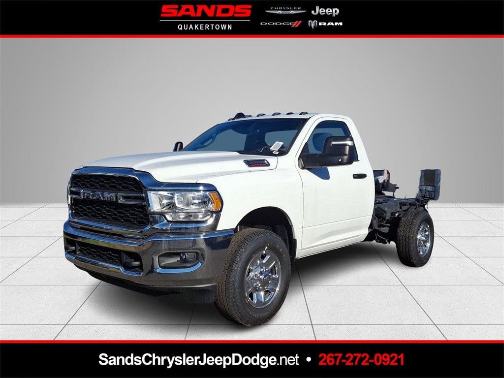 New 2024 Ram 3500 Chassis Cab 3500 TRADESMAN CHASSIS REGULAR CAB 4X4 60' CA Pickup