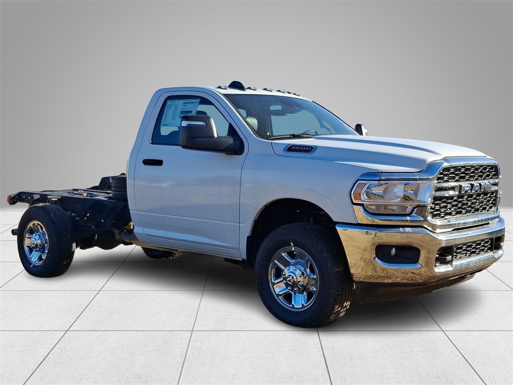 New 2024 Ram 3500 Chassis Cab 3500 TRADESMAN CHASSIS REGULAR CAB 4X4 60' CA Pickup