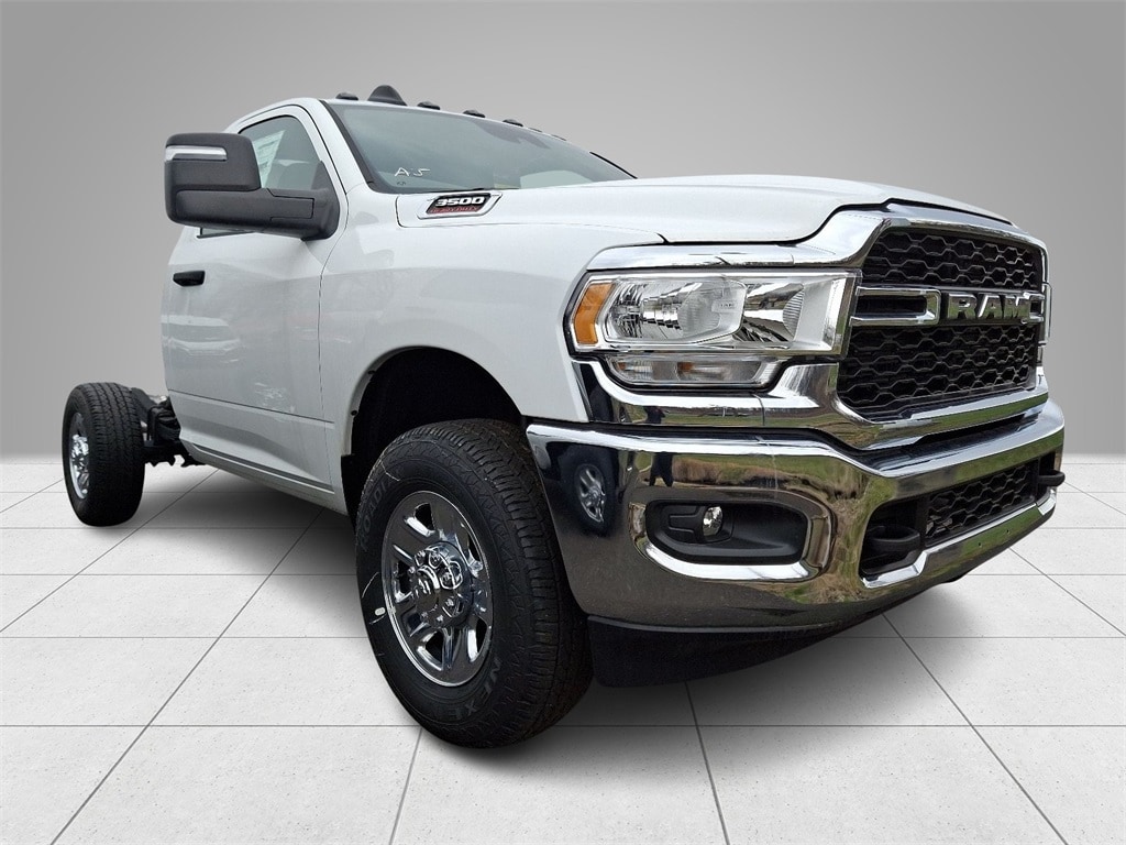 New 2024 Ram 3500 Chassis Cab 3500 TRADESMAN CHASSIS REGULAR CAB 4X4 60' CA Pickup
