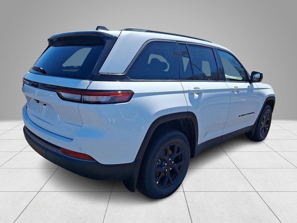 New 2026 Jeep Grand Cherokee LAREDO ALTITUDE 4X4 Sport Utility