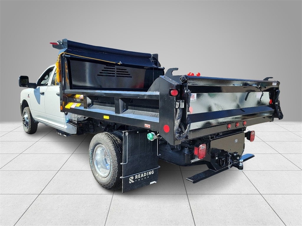 New 2024 Ram 3500 Chassis Cab 3500 TRADESMAN CREW CAB CHASSIS 4X4 60' CA Pickup