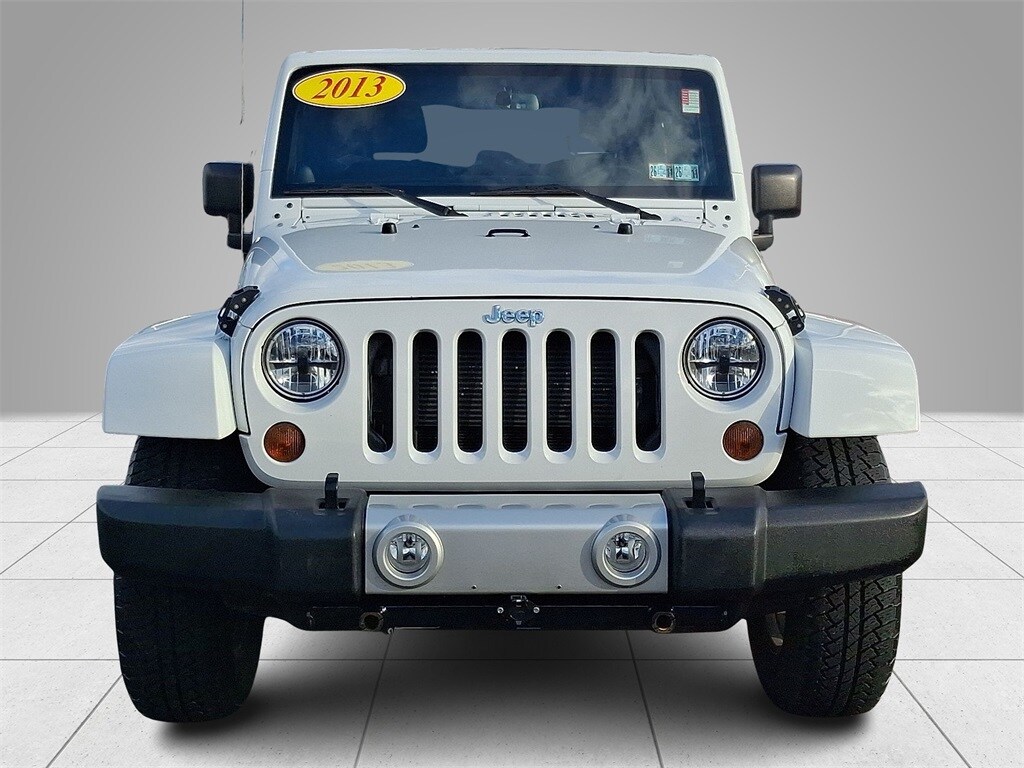 2013 Jeep Wrangler Sahara photo 2